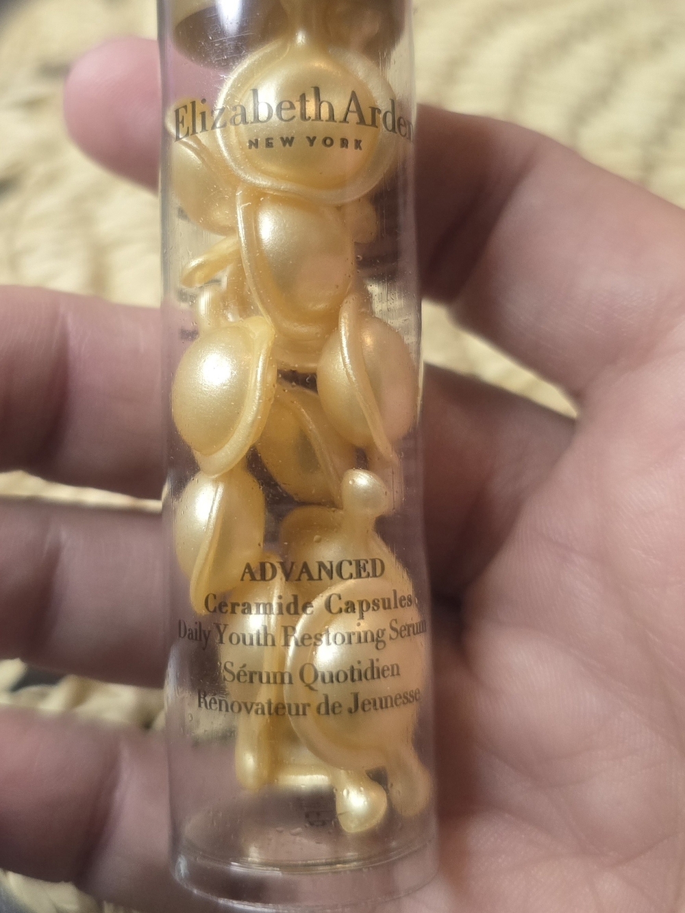 Elizabeth Arden Serums Hyaluronic Acid, Vitamin C, and Advanced Ceramide - Picture 7 of 7